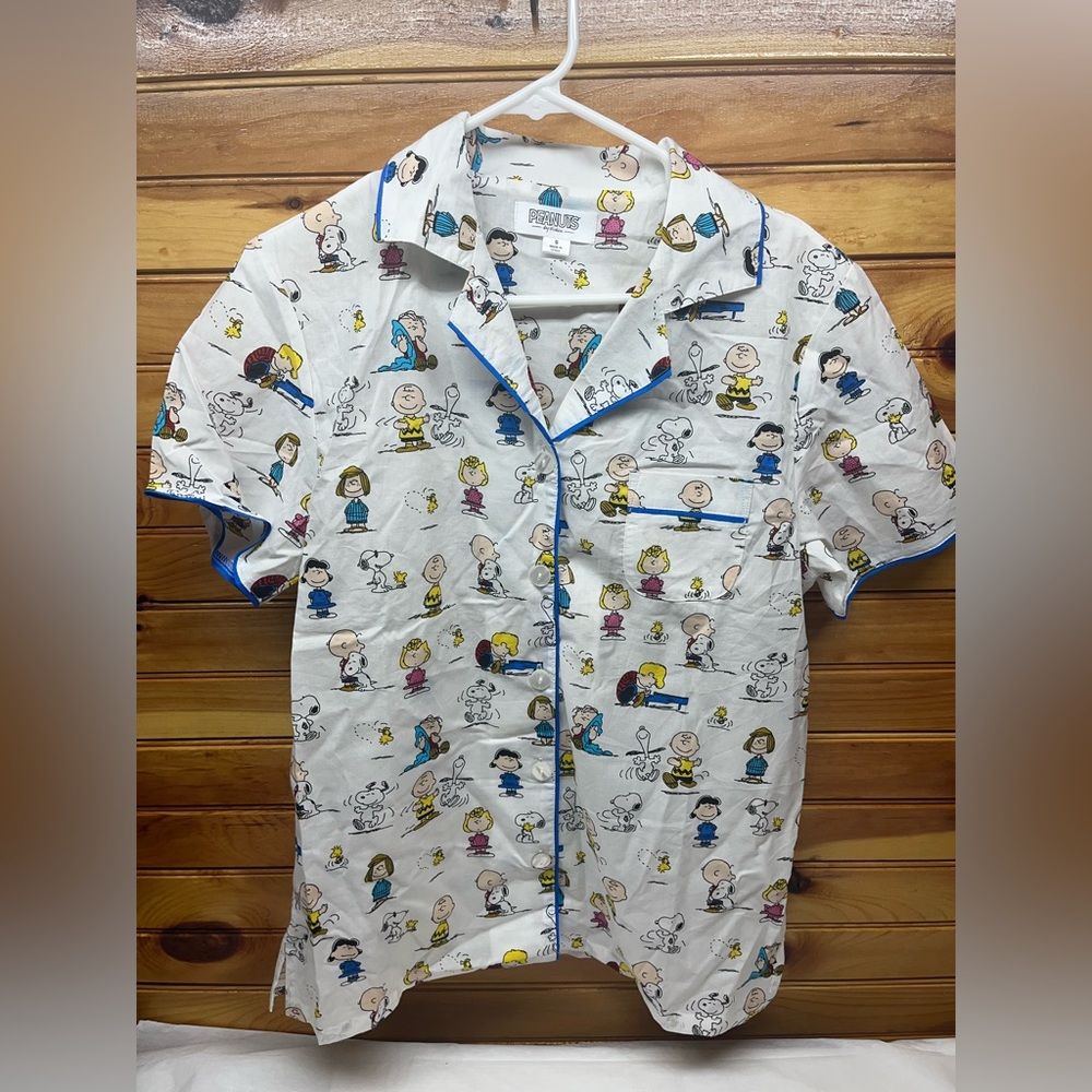 Peanut 2 piece pajamas size small